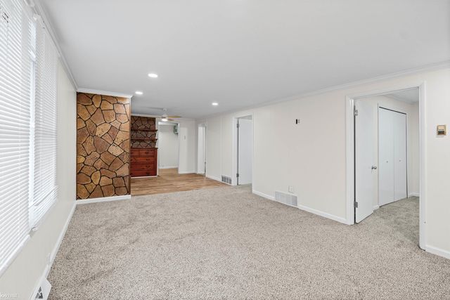 131 E Lakeview Avenue, Flint, MI 48503
