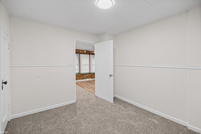 131 E Lakeview Avenue, Flint, MI 48503