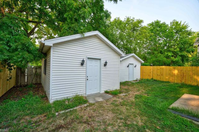 131 E Lakeview Avenue, Flint, MI 48503