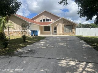 853 Banks Street NW, Palm Bay, FL 32907