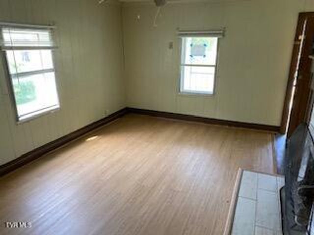 242 Rambling Lane, Bluff City, TN 37618