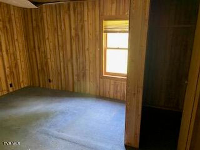 242 Rambling Lane, Bluff City, TN 37618