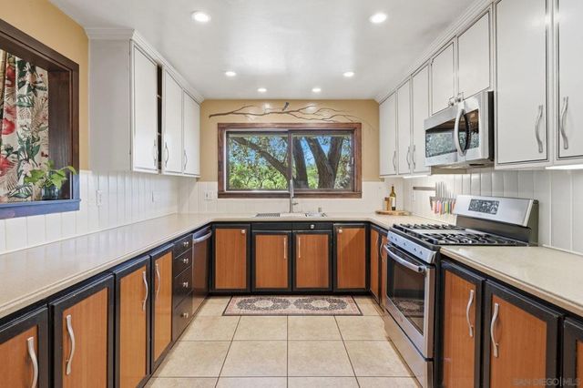 17584 S Mesa Drive, Pauma Valley, CA 92061