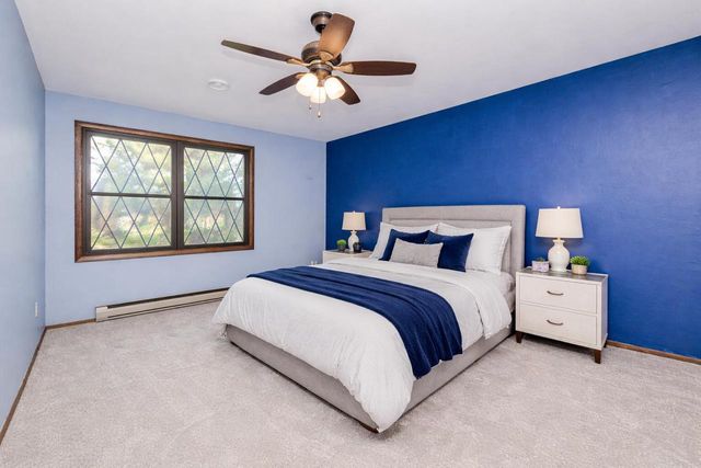 W287N6453 Highland COURT, Hartland, WI 53029