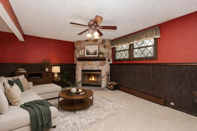 W287N6453 Highland COURT, Hartland, WI 53029