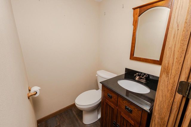 W287N6453 Highland COURT, Hartland, WI 53029