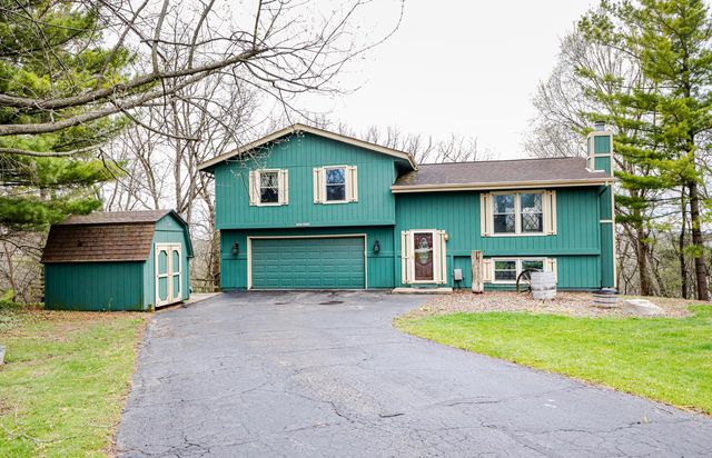 W287N6453 Highland COURT, Hartland, WI 53029