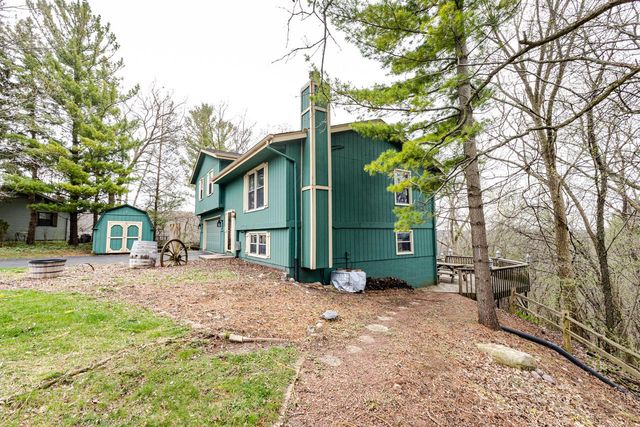 W287N6453 Highland COURT, Hartland, WI 53029