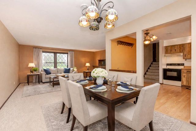 W287N6453 Highland COURT, Hartland, WI 53029