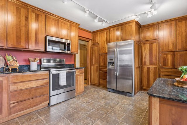 2231 Quebec Avenue S, Saint Louis Park, MN 55426