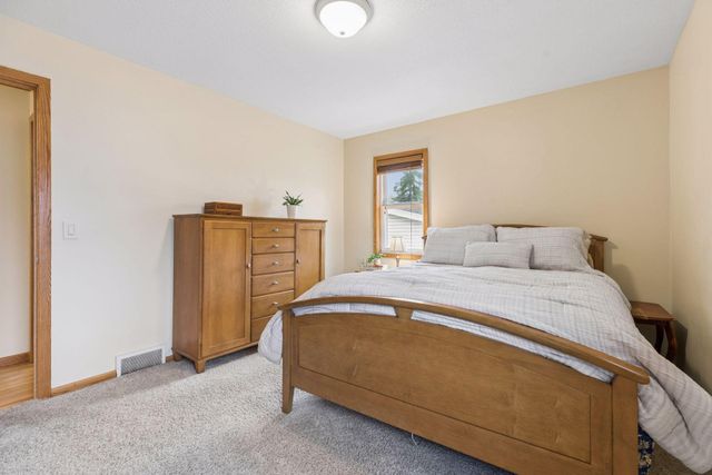 2231 Quebec Avenue S, Saint Louis Park, MN 55426