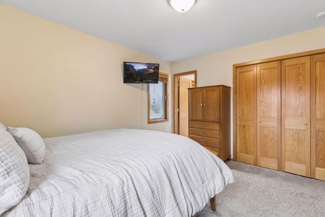 2231 Quebec Avenue S, Saint Louis Park, MN 55426