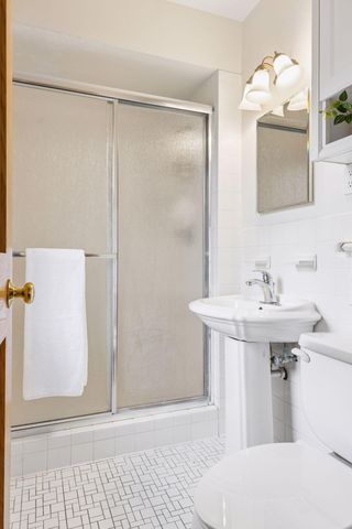 2231 Quebec Avenue S, Saint Louis Park, MN 55426