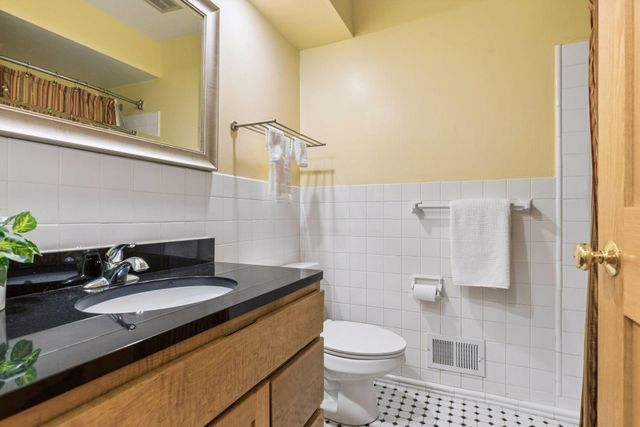 2231 Quebec Avenue S, Saint Louis Park, MN 55426