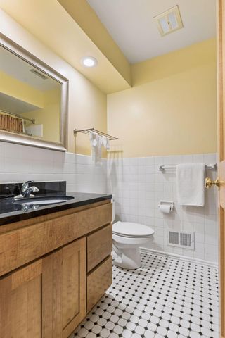 2231 Quebec Avenue S, Saint Louis Park, MN 55426