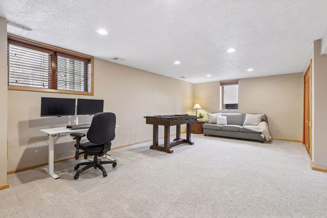 2231 Quebec Avenue S, Saint Louis Park, MN 55426