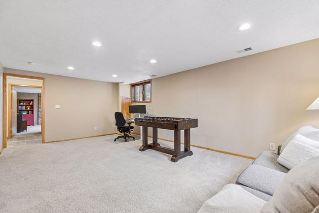 2231 Quebec Avenue S, Saint Louis Park, MN 55426