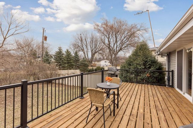 2231 Quebec Avenue S, Saint Louis Park, MN 55426