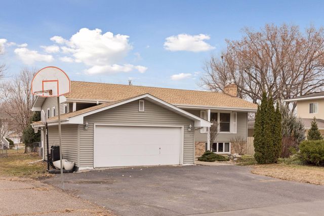 2231 Quebec Avenue S, Saint Louis Park, MN 55426