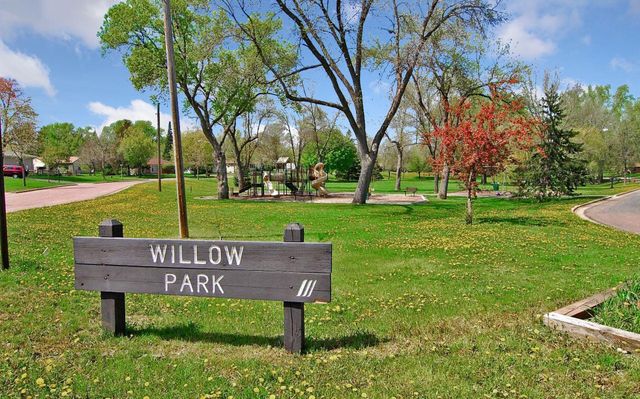 2231 Quebec Avenue S, Saint Louis Park, MN 55426