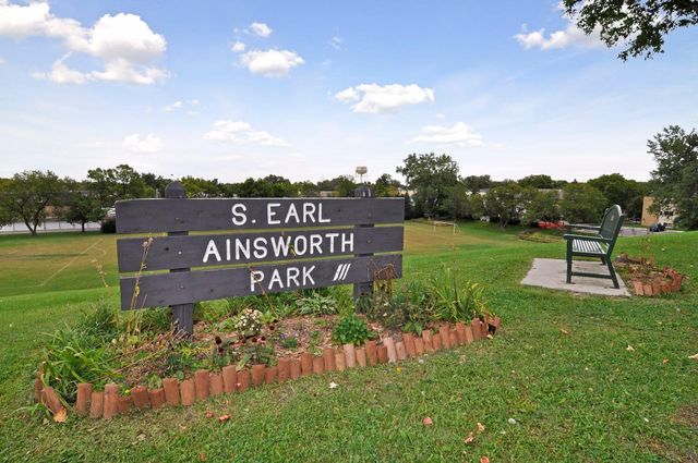 2231 Quebec Avenue S, Saint Louis Park, MN 55426