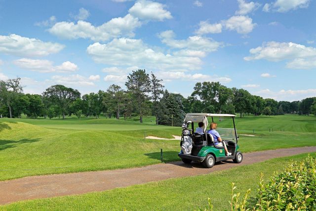 2231 Quebec Avenue S, Saint Louis Park, MN 55426