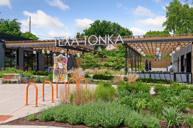 2231 Quebec Avenue S, Saint Louis Park, MN 55426