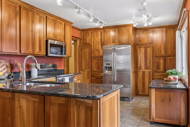 2231 Quebec Avenue S, Saint Louis Park, MN 55426