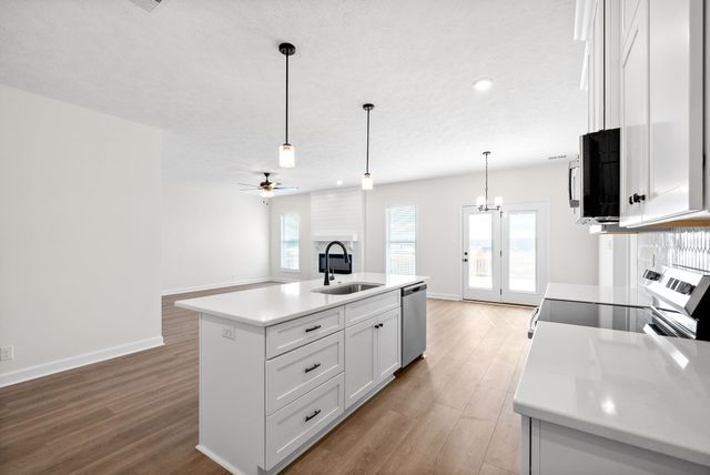 1192 Ross Farms Blvd, Clarksville, TN 37043