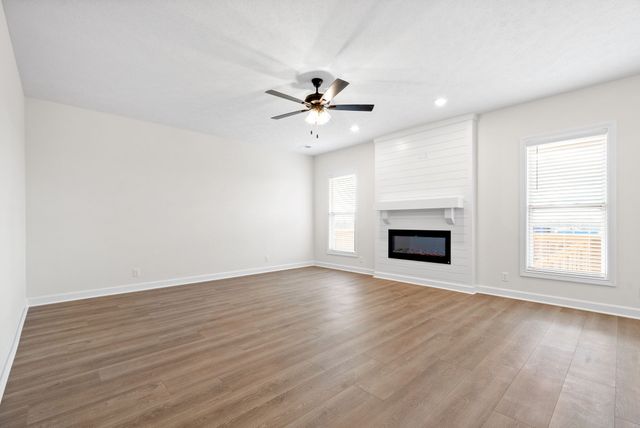 1192 Ross Farms Blvd, Clarksville, TN 37043