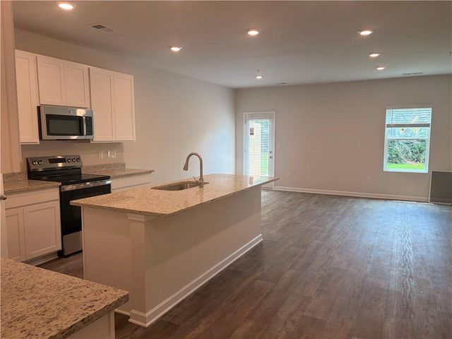8337 Columbia Court, Palmetto, GA 30268