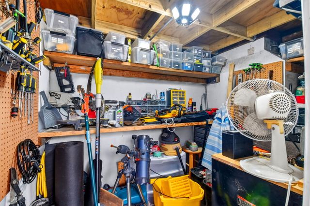 1010 Churchill Circle S, West Palm Beach, FL 33405