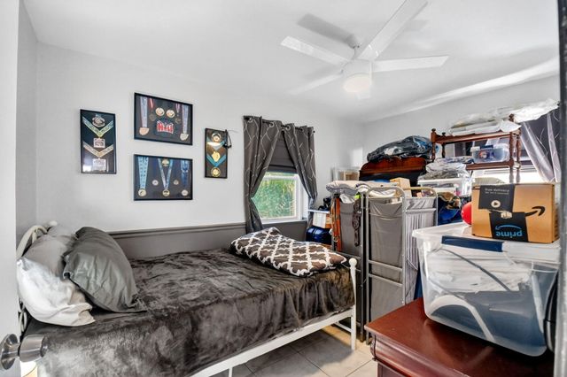 1010 Churchill Circle S, West Palm Beach, FL 33405