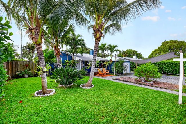 1010 Churchill Circle S, West Palm Beach, FL 33405