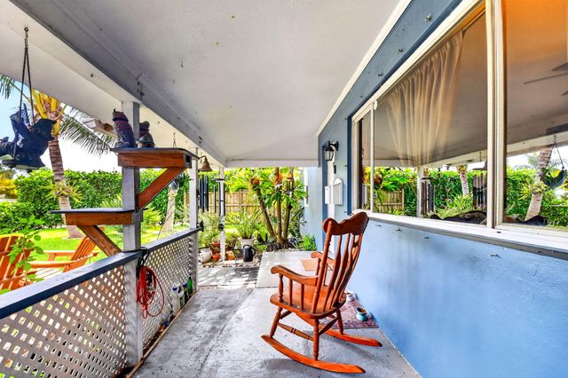 1010 Churchill Circle S, West Palm Beach, FL 33405