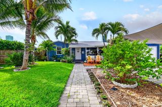 1010 Churchill Circle S, West Palm Beach, FL 33405