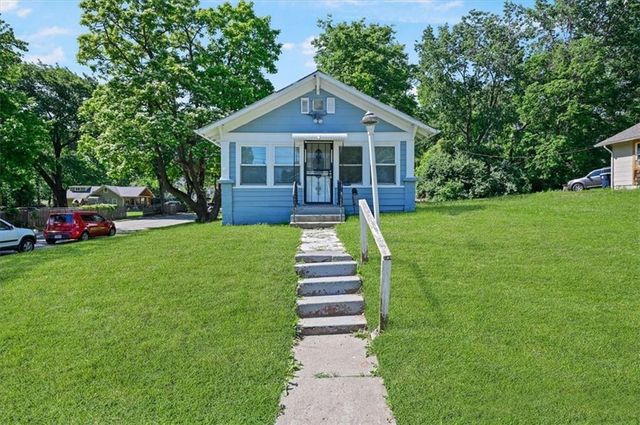2917 E 61st Street, Kansas City, MO 64130