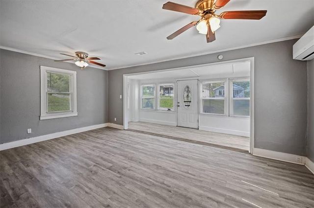 2917 E 61st Street, Kansas City, MO 64130