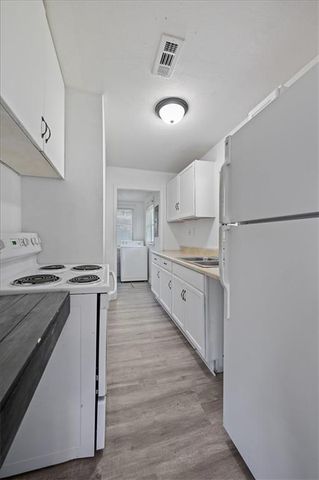2917 E 61st Street, Kansas City, MO 64130