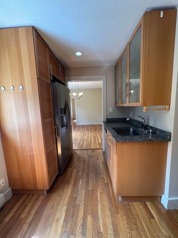 76 Chestnut Street 2, Newton, MA 02465