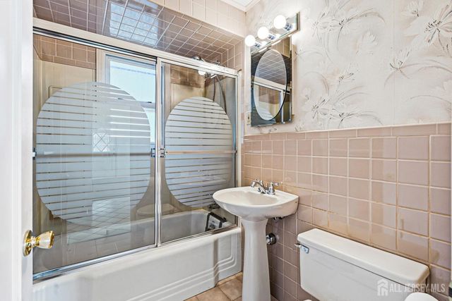 25 Evergreen Street, Spotswood, NJ 08884