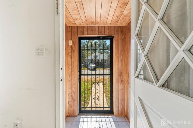 25 Evergreen Street, Spotswood, NJ 08884