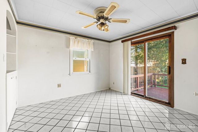 25 Evergreen Street, Spotswood, NJ 08884