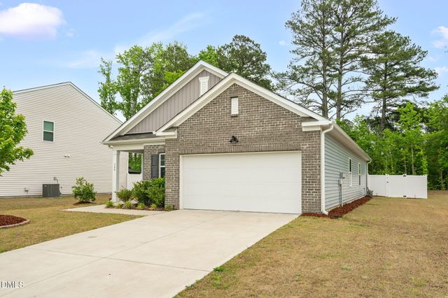 948 Berkeley Glen Road, Zebulon, NC 27597