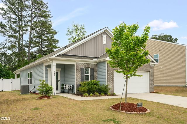 948 Berkeley Glen Road, Zebulon, NC 27597