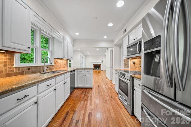 5479 Gunpowder Drive, Hickory, NC 28601