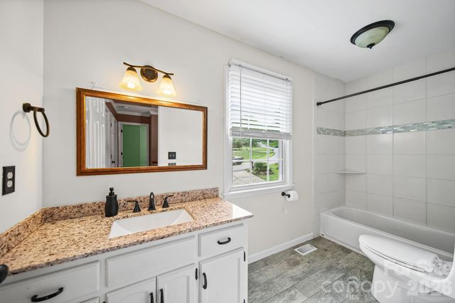 5479 Gunpowder Drive, Hickory, NC 28601