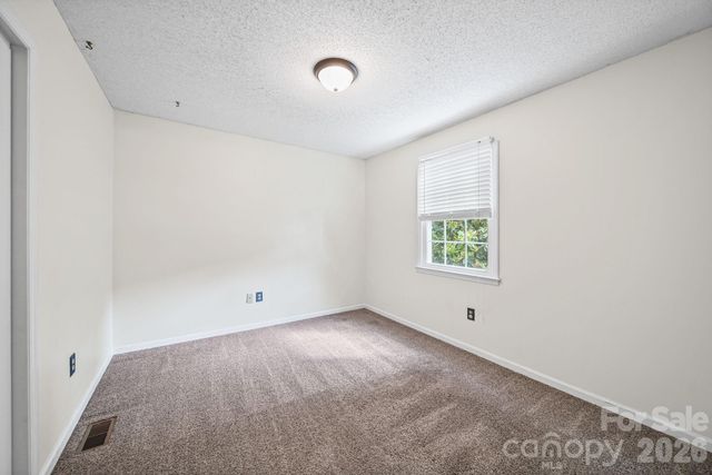 5479 Gunpowder Drive, Hickory, NC 28601
