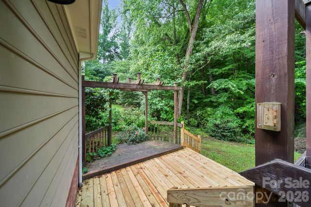 5479 Gunpowder Drive, Hickory, NC 28601