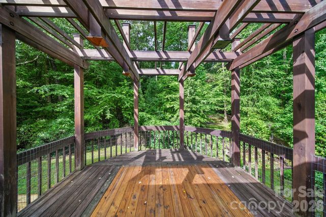 5479 Gunpowder Drive, Hickory, NC 28601